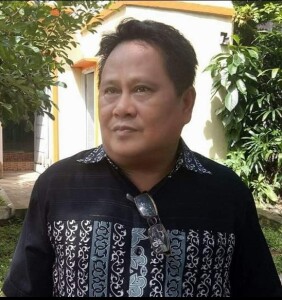 Julius Randang Dosen Fisip Unsrat.