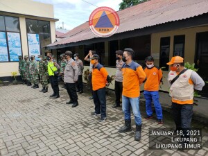 APEL: Satgas Penanganan Bencana Gelar apel bersama di Polsek Likupang.