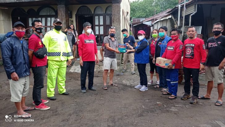 Penyerahan bantuan Pemprov Sulut kepada warga terdampak bencana