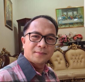 Direktur PDAM Deybert Rooroh.