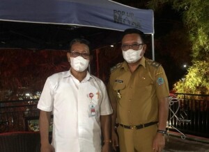 Husen Tuahuns dan Maurits Mantiri