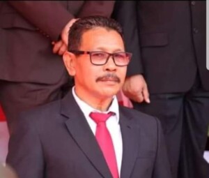 Husen Tuahuns.