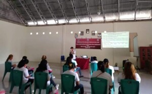 Pokja Relawan SDGs Desa Lilang mengikuti pembekalan oleh Tenaga Ahli PMD Kabupaten Minahasa Utara.