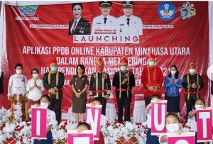 LAUNCHING: Tampak pasangan JG-KWL bersama Kajari dan jajaran Dinas Pendidikan Minut saat meluncurkan PPDB online usai peringatan Hardiknas 2021.