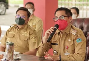 Bupati Joune Ganda didampingi Wakil Bupati Kevin Wiliam Lotulung