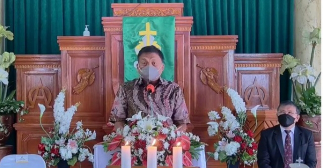 Gubernur Olly Dondokambey SE saat menyampaikan ayat Alkitab saat Doa Bersama, Sabtu (10/07/2021)
