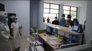Bupati JG memberikan support kepada perawat yang bertugas di RSUD