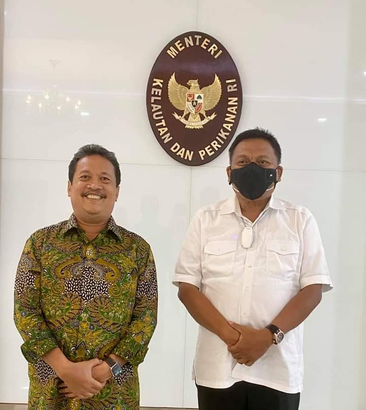 Menteri KKP RI dan Gubernur Sulut Olly Dondokambey SE saat foto bersama, Jumat (06/08/2021). Foto: Ist