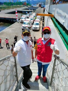 Bupati Joune Ganda dan Ketua DPRD Denny Lolong.