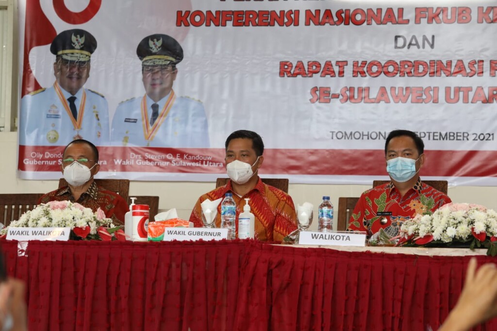 Walikota Caroll Senduk dan Wawali Wenny Lumentut saat mendampingi Wagub Drs Steven OE Kandouw, Kamis (09/09/2021).