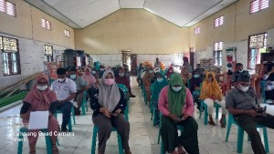 Masyarakat Ratatotok Timur yang hadir Musdes penetapan KPM penerima BLT DD