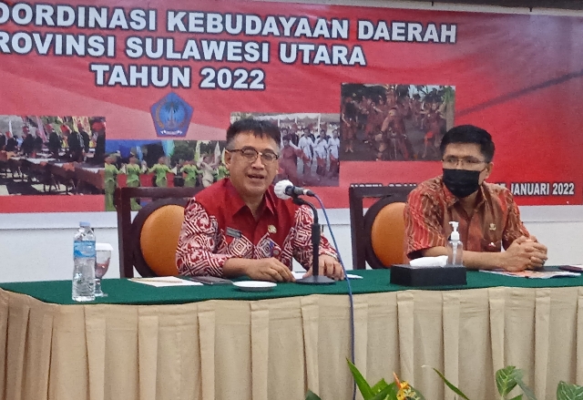 Asisten II Praseno Hadi mewakili Gubernur Sulut didampingi Kadis Kebudayaan Daerah Jani Lukas, membuka Rakor Kebudayaan Daerah, Kamis (27/01/2022).