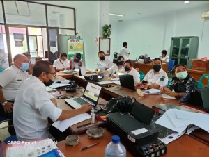 Dinsos-PMD saat menggelar evaluasi Rancangan APBDes tahun 2022.