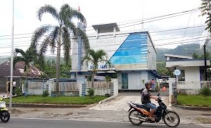 Kantor Bank Sulugo cabang Airmadidi tampak gambar sebelum direnovasi.