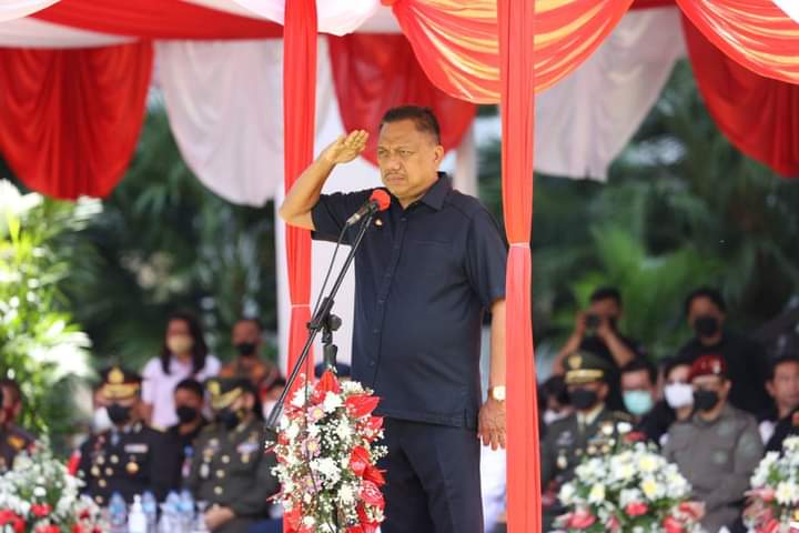 Gubernur Sulut Olly Dondokambey SE bertindak sebagai Inspektur Upacara pada peringatan Harkitnas tahun 2022 Pemprov Sulut, Jumat (20/05/2022).