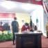 Penandatanganan Naskah keputusan DPRD oleh Ketua Dewan Denny Kamlon Lolong yang disaksikan Bupati Joune Ganda dan Wakil ketua DPRD Olivia Mantiri.