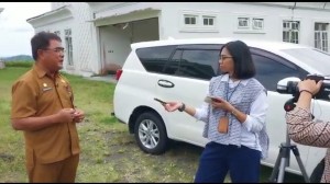 Inspektur Kabupaten Minahasa Utara Umbase Mayuntu saat diwawancarai oleh Humas KPK.