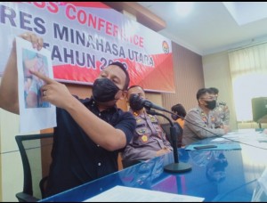 Kasat Reskrim Polres Minut memberikan penjelasan kepada awak media.