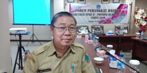 Sekertaris Dewan Jossi Kawengian